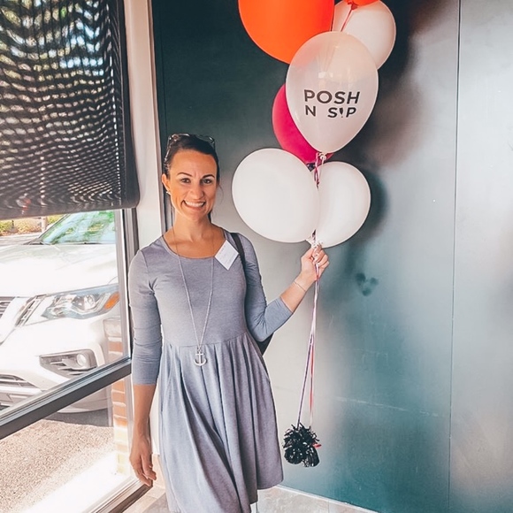 Meet your Posher Ashley!! - Picture 1 of 8